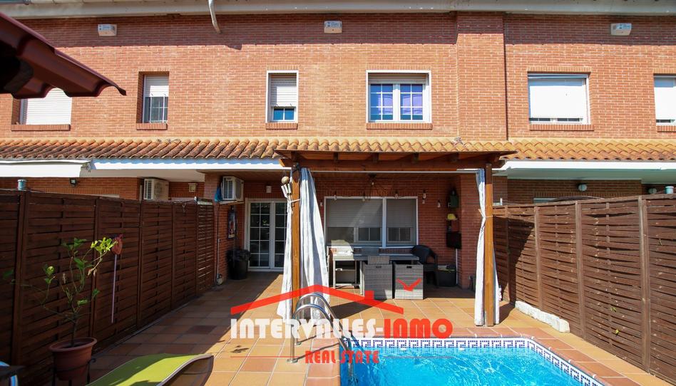 Foto 1 de Casa adosada en venda a Palau-solità i Plegamans, Barcelona