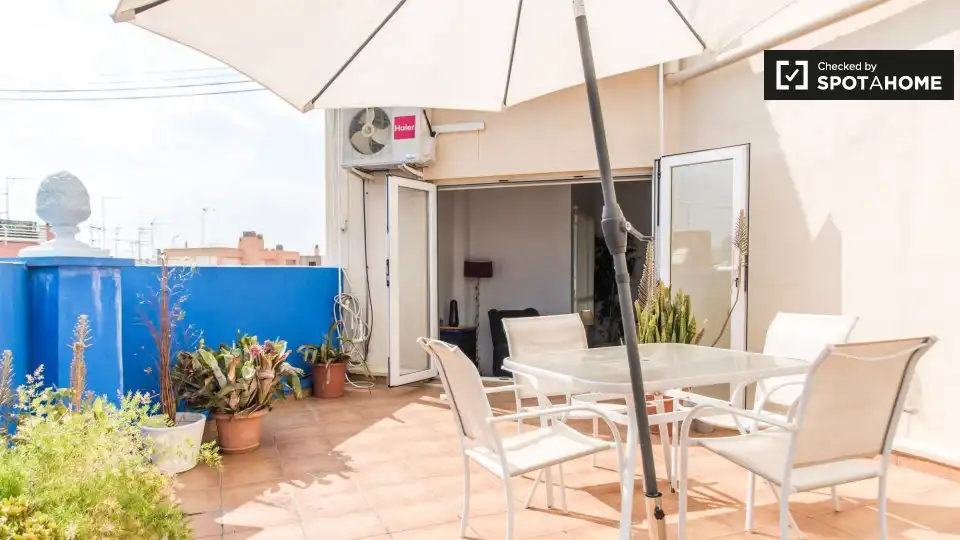 Appartamento con terrazza in affitto a Extramurs, imagen 15