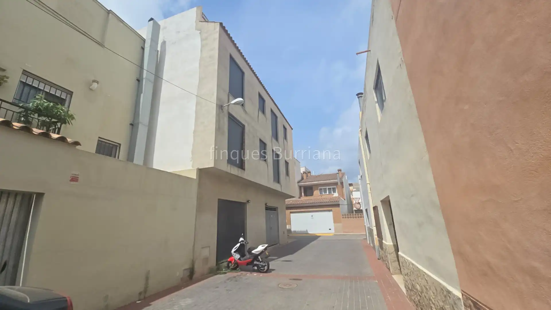 Vista exterior de Edifici en venda en Les Alqueries / Alquerías del Niño Perdido, Castellón
