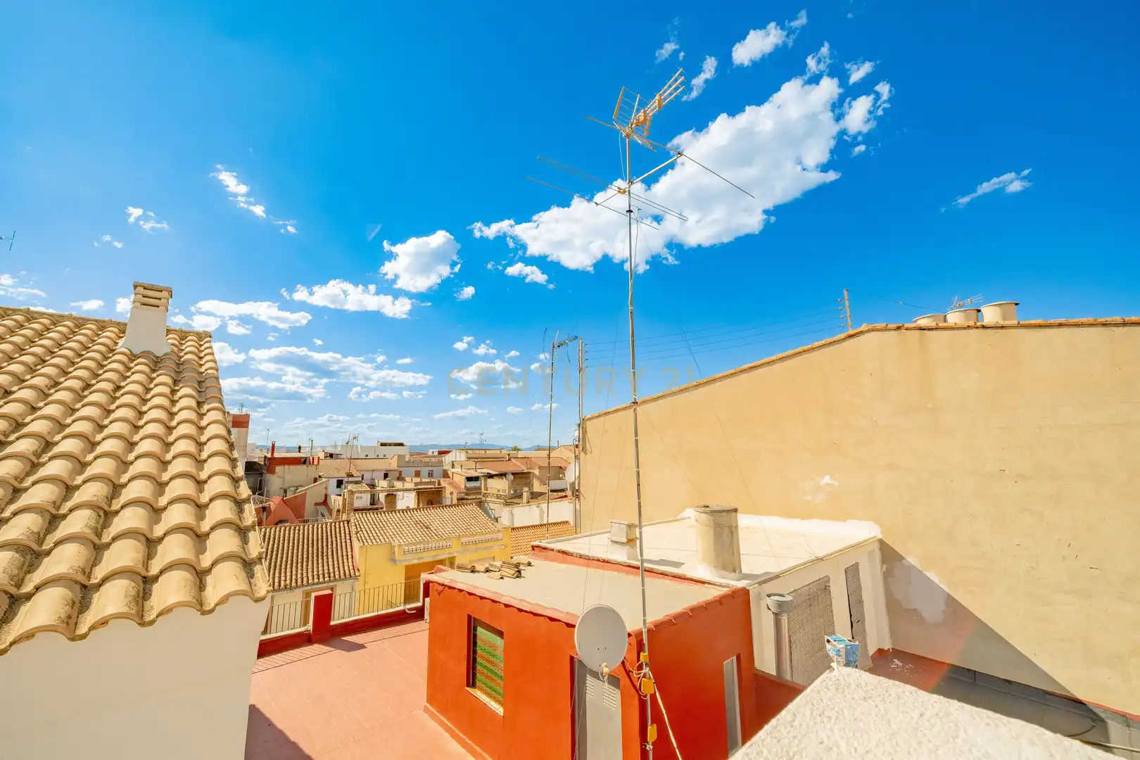Außenansicht von Wohnungen zum Verkauf in La Pobla Llarga mit Klimaanlage, Ofen und Balkon