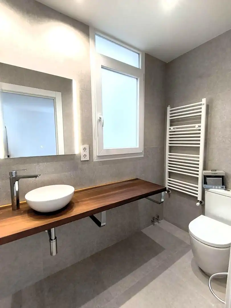 Baño de Piso de alquiler en Santander con Calefacción