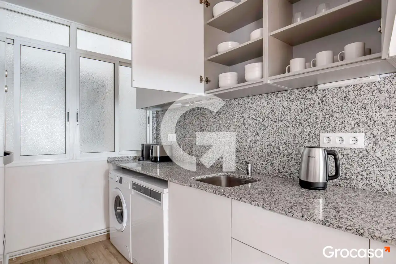 Küche von Wohnung zum Verkauf in  Barcelona Capital mit Klimaanlage, Heizung und Terrasse