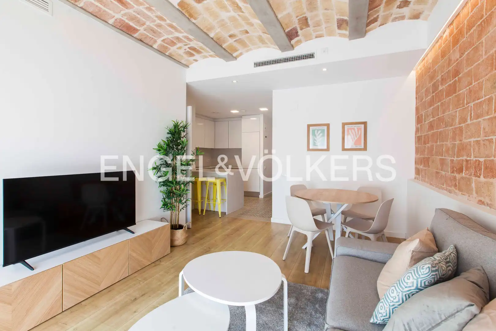 Living room of Flat for sale in Barcelona  with Air Conditioner, Heating and Parquet flooring