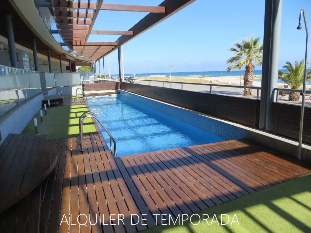 Piscina de Piso de alquiler en Cubelles con Aire acondicionado, Calefacción y Terraza
