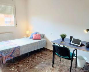 Bedroom of Flat to share in Paterna  with Air Conditioner and Terrace