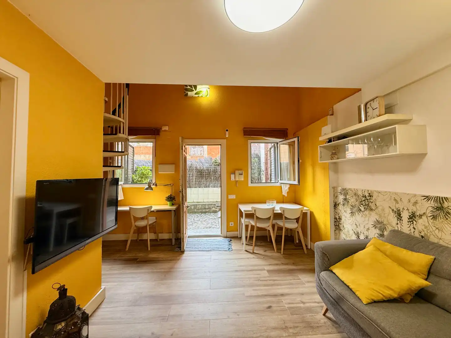 Sala de estar de Casa adosada en venta en Barcelona con Aire acondicionado, Calefacción y Parquet
