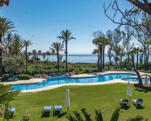 Jardí de Casa adosada en venda en Estepona amb Aire condicionat, Terrassa i Piscina