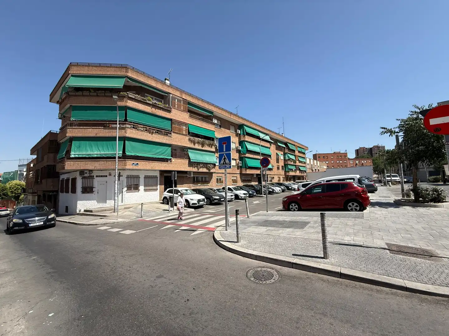 Vista exterior de Piso en venta en Madrid con Calefacción, Parquet y Amueblado