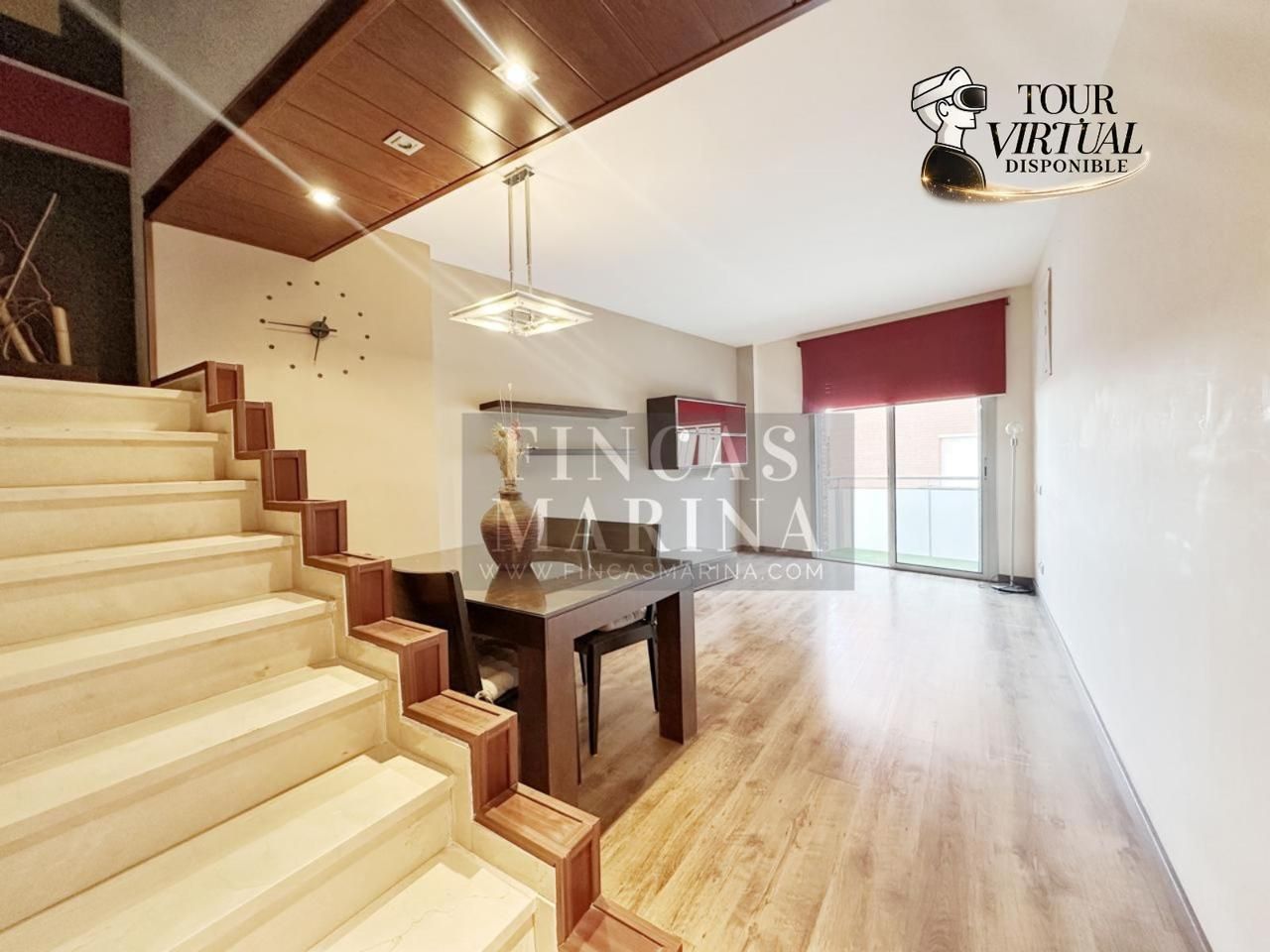 Sala d'estar de Dúplex en venda en Gavà amb Aire condicionat, Calefacció i Parquet