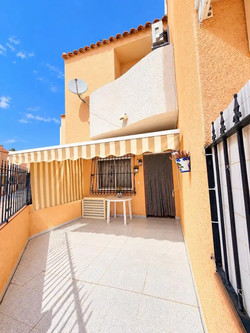 Casa con balcón en venta en Pasaje mineria, imagen 3