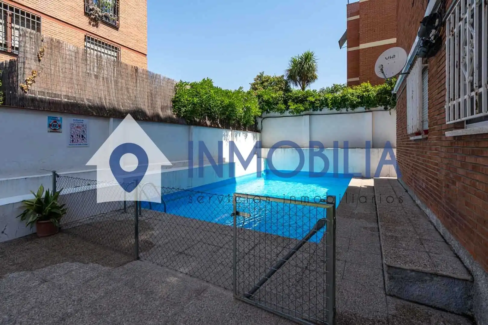 Piscina de Ático en venta en Madrid con Calefacción y Terraza