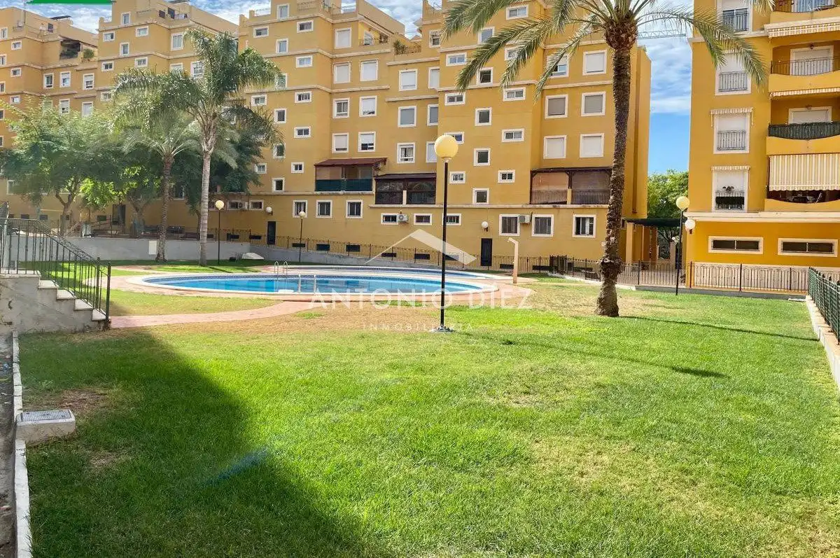 Vista exterior de Àtic en venda en Aspe amb Aire condicionat, Terrassa i Traster