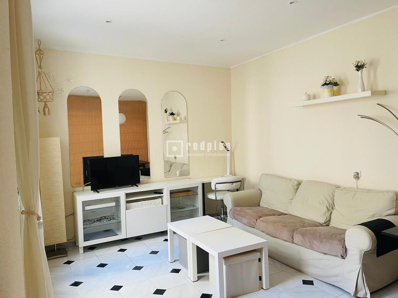 Sala d'estar de Pis de lloguer en  Madrid Capital amb Aire condicionat, Calefacció i Moblat