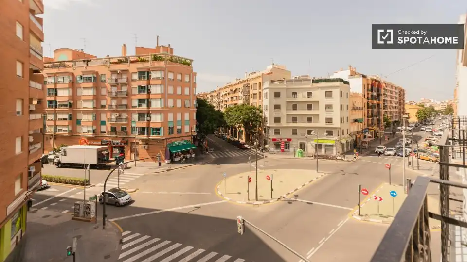 Vista exterior de Piso de alquiler en Valencia con Aire acondicionado, Calefacción y Amueblado