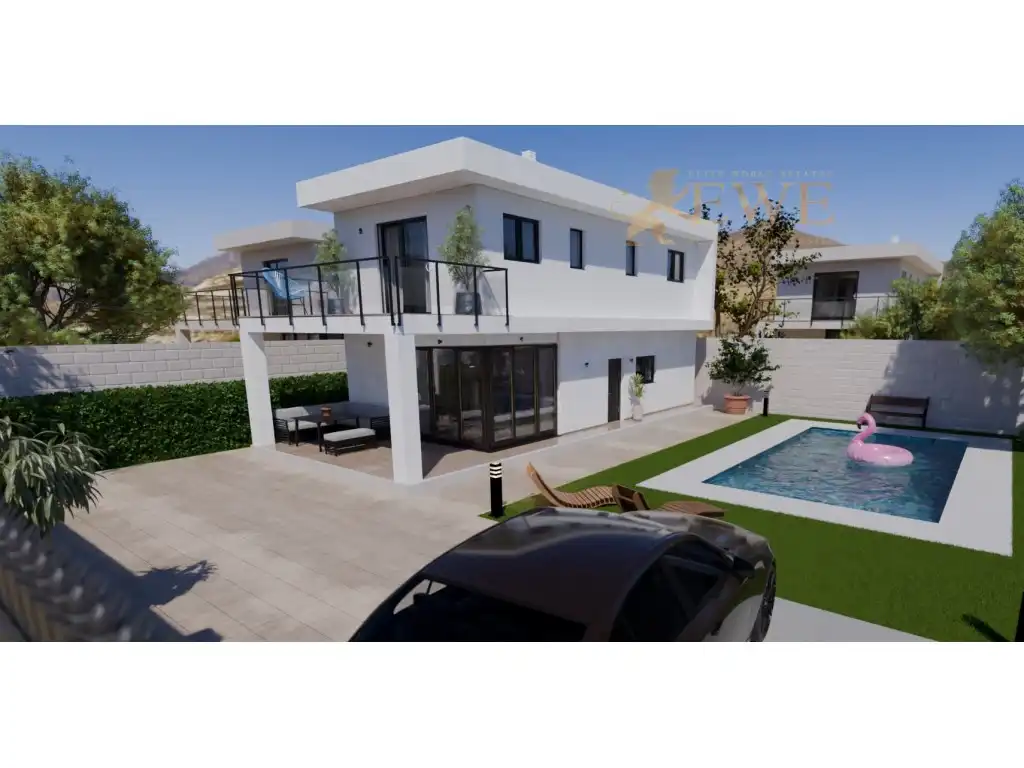 Chalet con piscina en venta en Gran Alacant