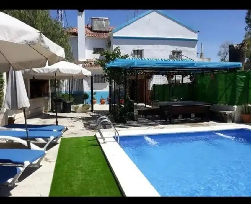 Piscina de Casa o xalet en venda en Lucena amb Aire condicionat i Piscina