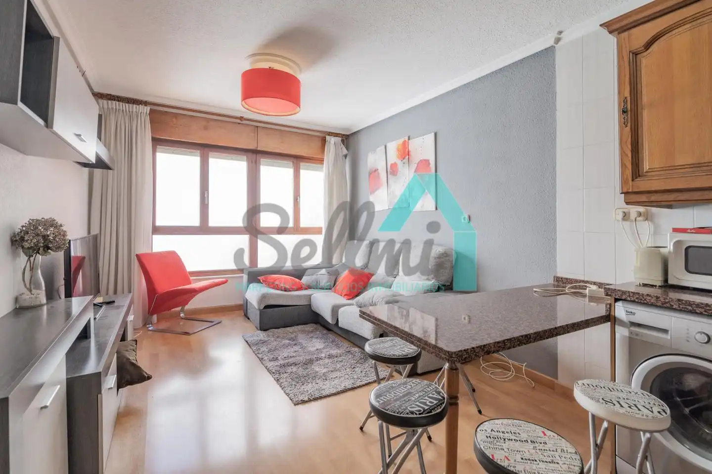 Living room of Flat for rent in Oviedo   with Parquet flooring, Storage room and Furnished