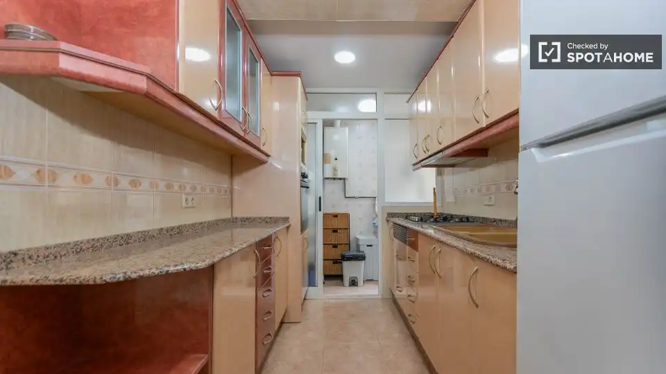 Cocina de Piso de alquiler en Valencia con Aire acondicionado, Calefacción y Amueblado