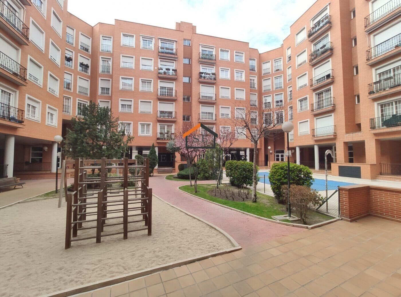 Vista exterior de Piso en venta en  Madrid Capital con Aire acondicionado, Calefacción y Parquet