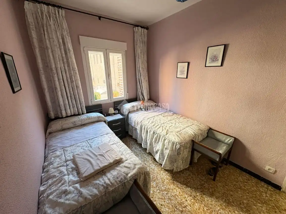 Habitación de Piso en venta en Madrid con Calefacción