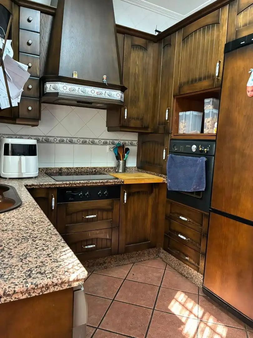 Cuina de Casa adosada en venda en Almendralejo amb Aire condicionat, Calefacció i Terrassa