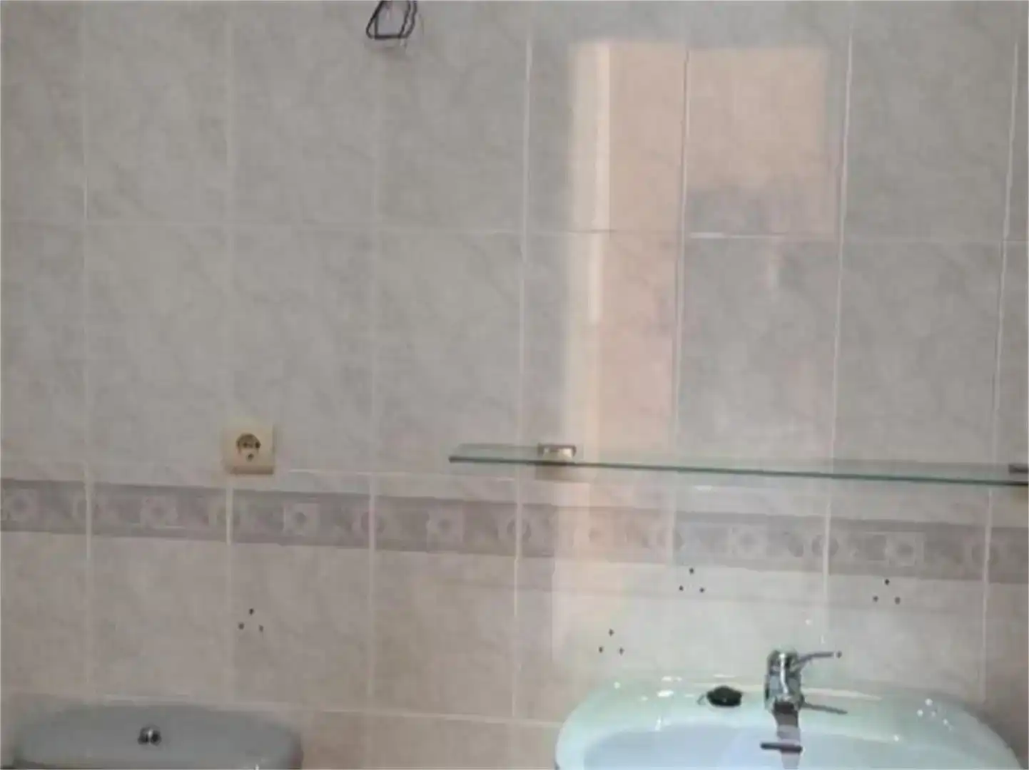 Baño de Dúplex en venta en Hellín con Aire acondicionado, Horno y Balcón