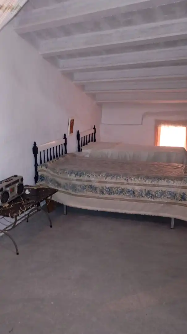 Schlafzimmer von Einfamilien-Reihenhaus zum Verkauf in Lécera mit Abstellraum, Möbliert und Ofen