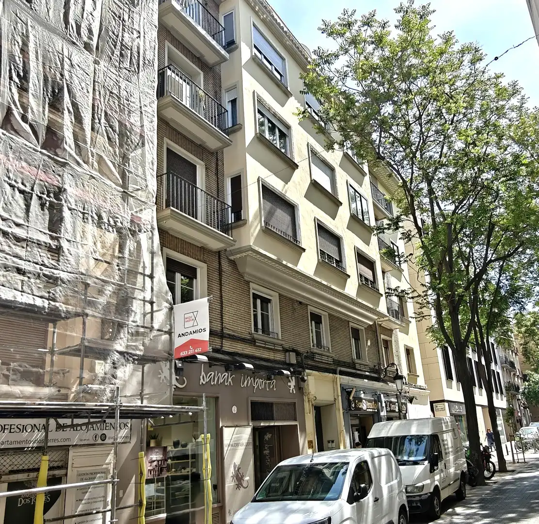 Vista exterior de Piso en venta en Zaragoza con Calefacción, Parquet y Terraza