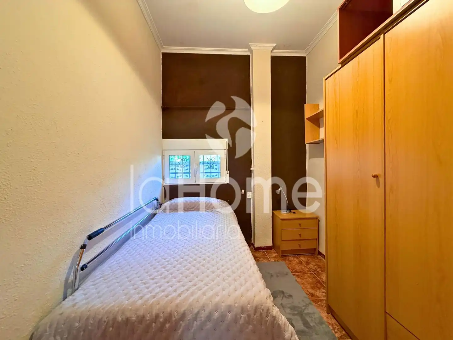 Schlafzimmer von Haus oder Chalet zum Verkauf in Paterna mit Klimaanlage, Privatgarten und Terrasse