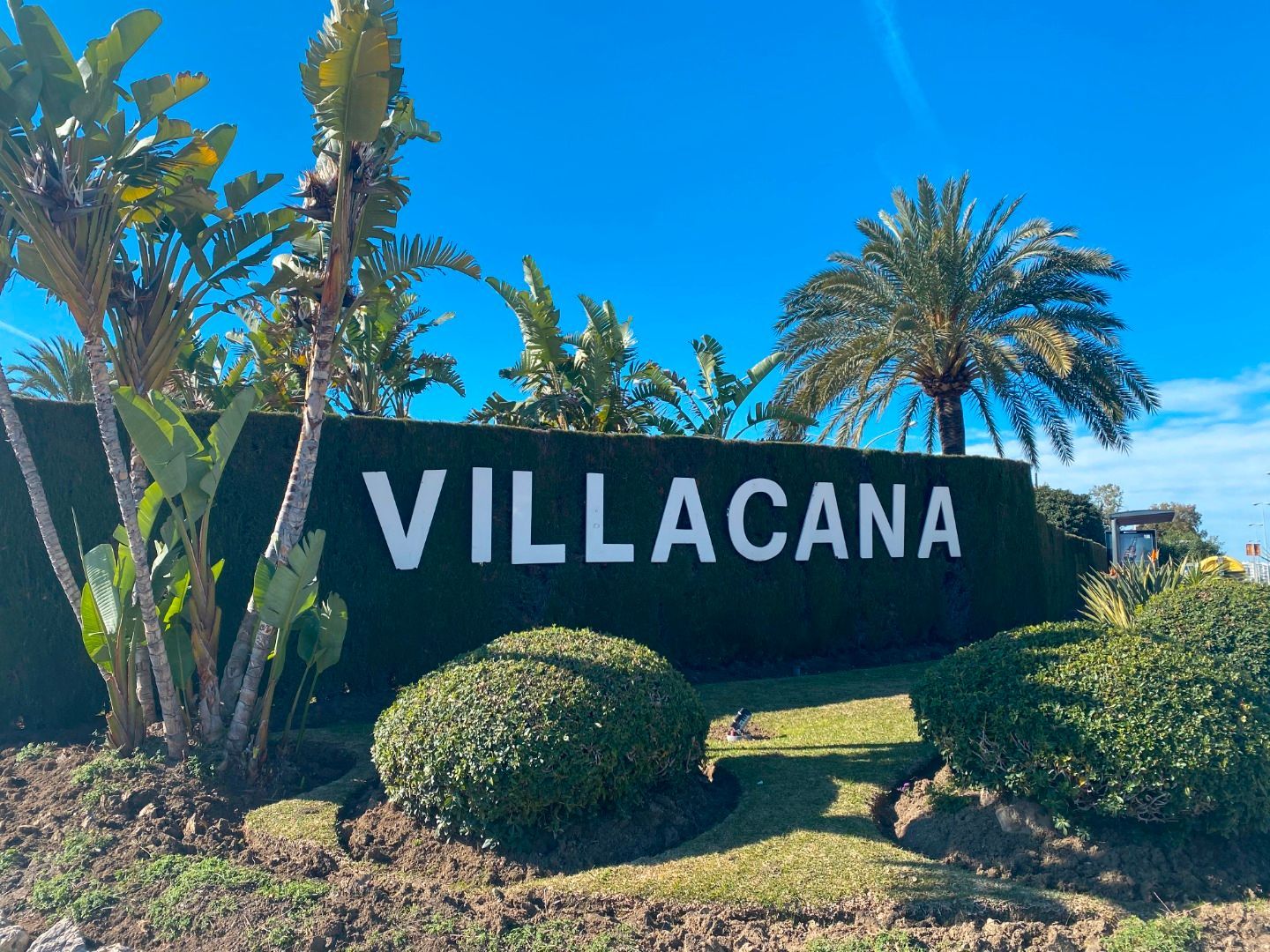Vista exterior de Casa adosada de lloguer en Estepona amb Aire condicionat, Calefacció i Terrassa