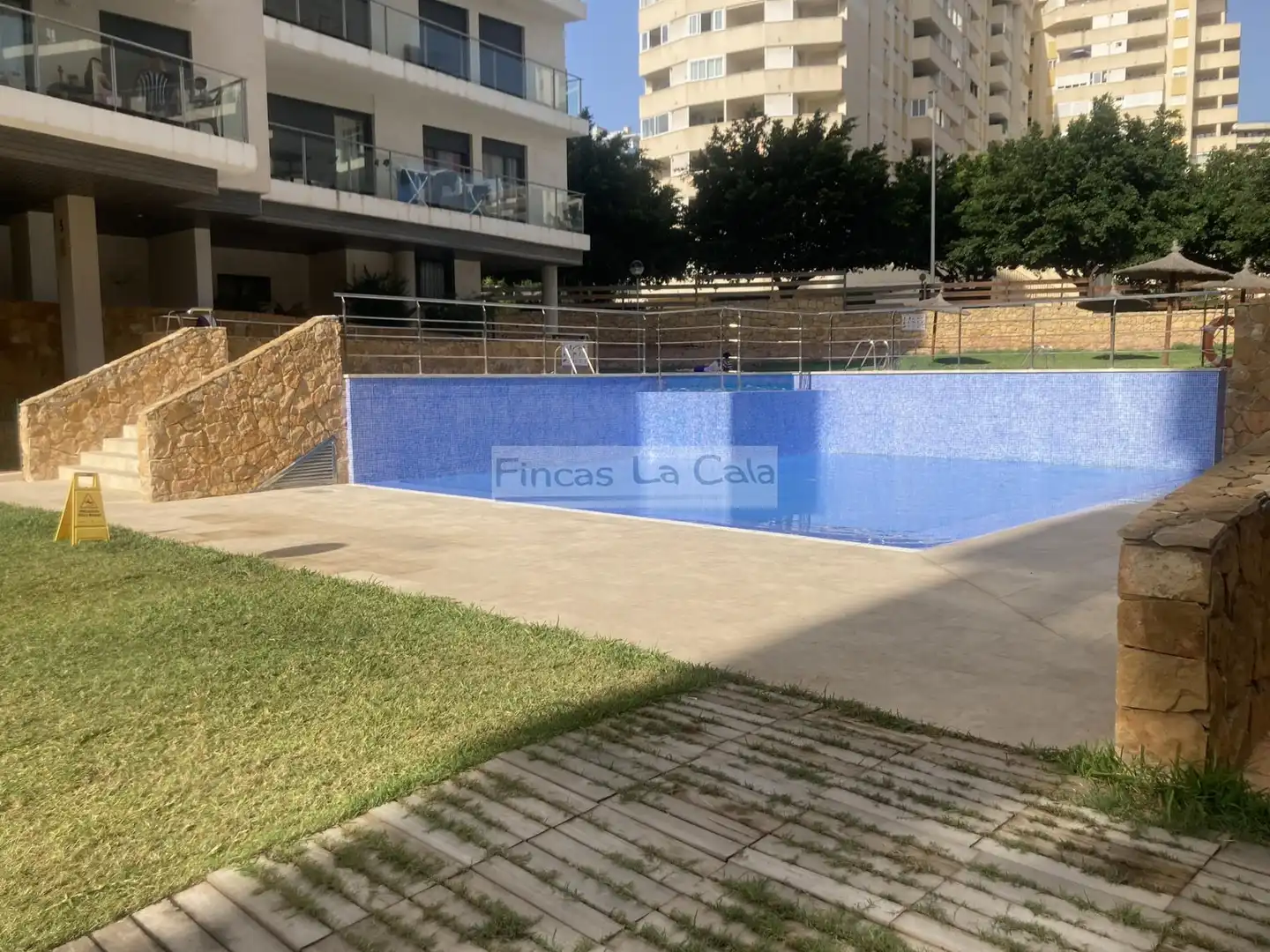 Schwimmbecken von Wohnungen zum Verkauf in Villajoyosa / La Vila Joiosa mit Klimaanlage, Heizung und Terrasse
