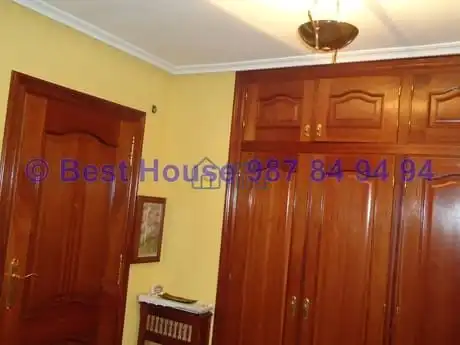 Piso en venta en León Capital  con Calefacción, Parquet y Trastero
