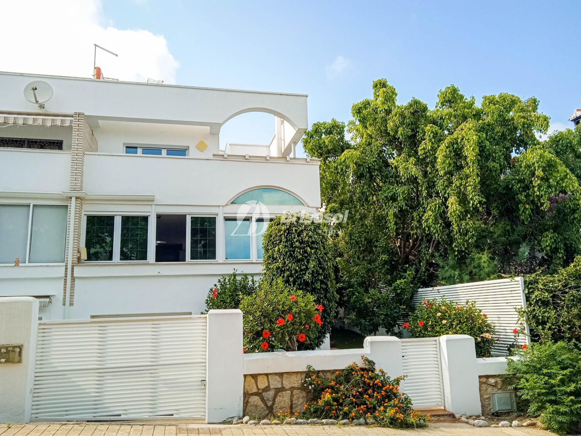 Vista exterior de Casa o chalet en venta en Mont-roig del Camp con Aire acondicionado, Calefacción y Jardín privado