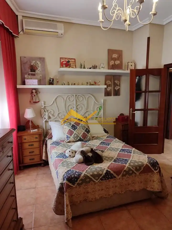 Casa amb terrassa en venda a canovas del castillo, imagen 2