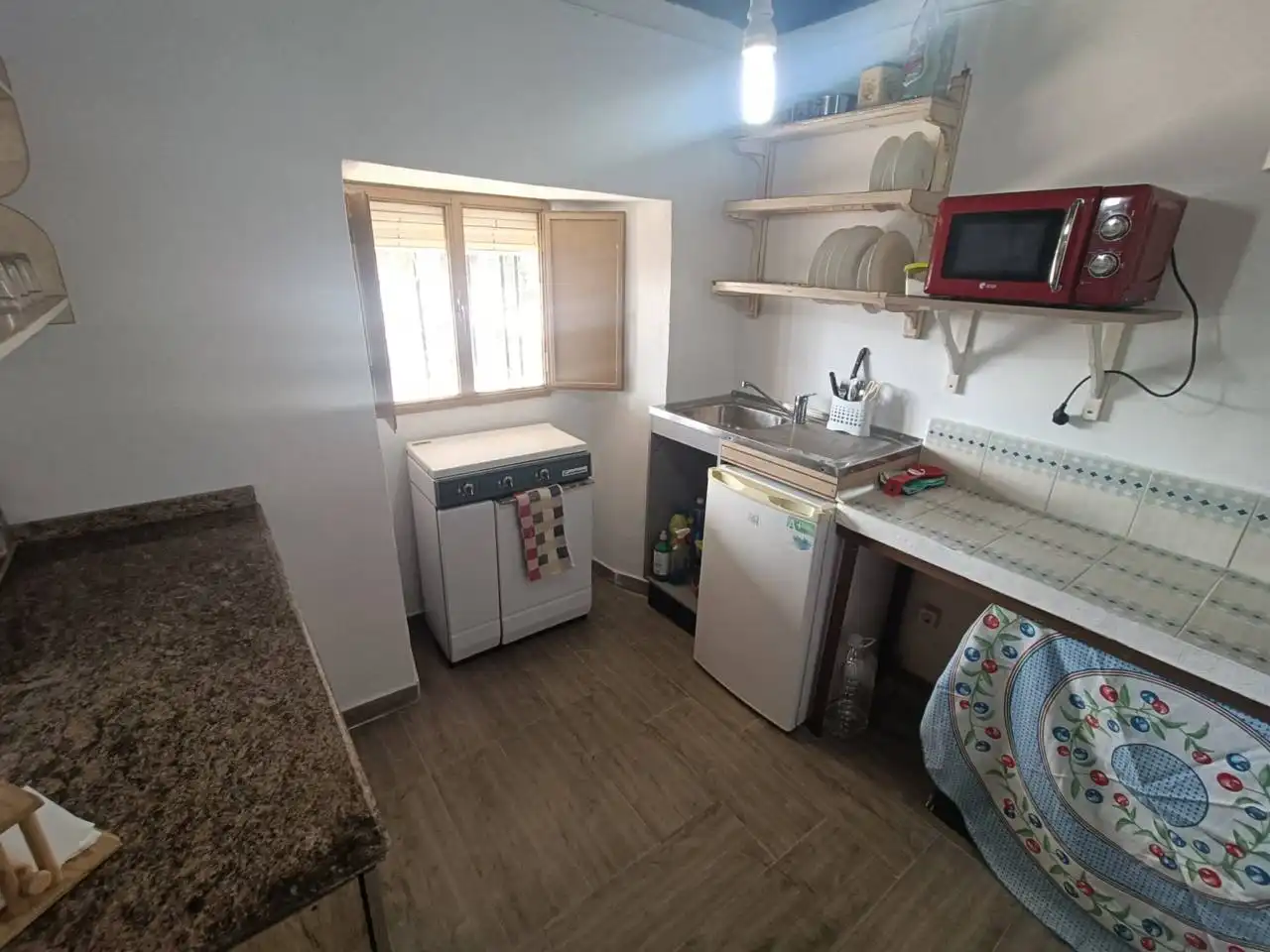 Cuina de Casa o xalet en venda en Loja amb Jardí privat i Moblat