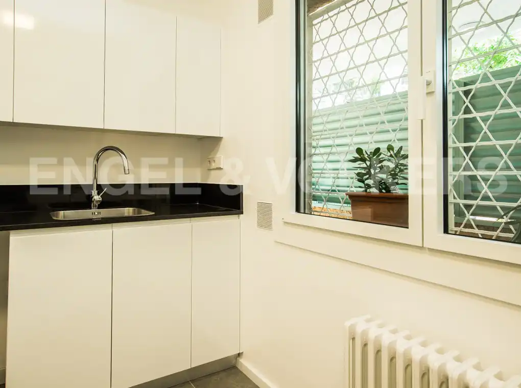 Kitchen of Flat for rent in Barcelona  with Air Conditioner, Heating and Private garden