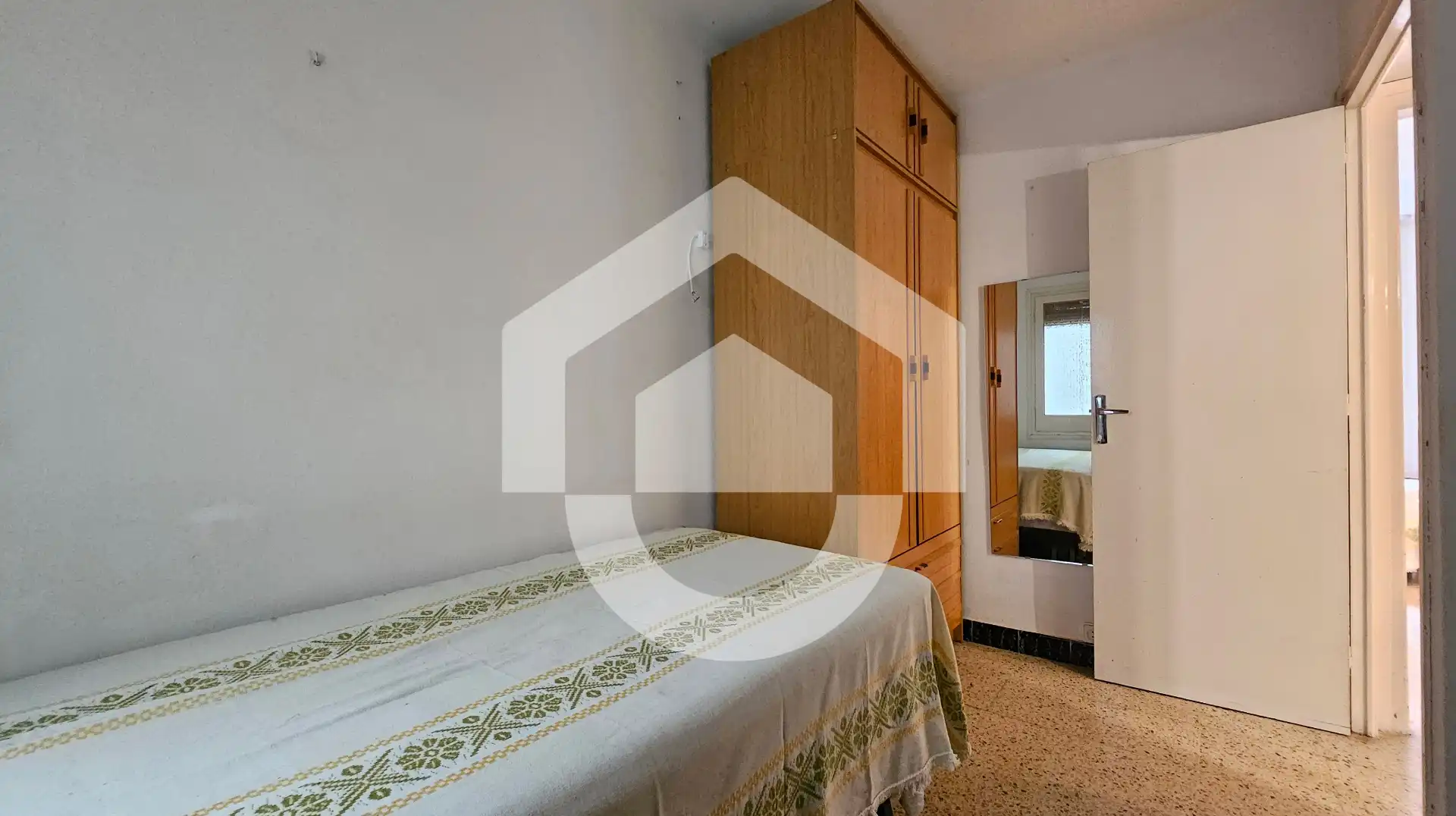 Schlafzimmer von Wohnung zum Verkauf in Barcelona mit Möbliert, Ofen und Balkon