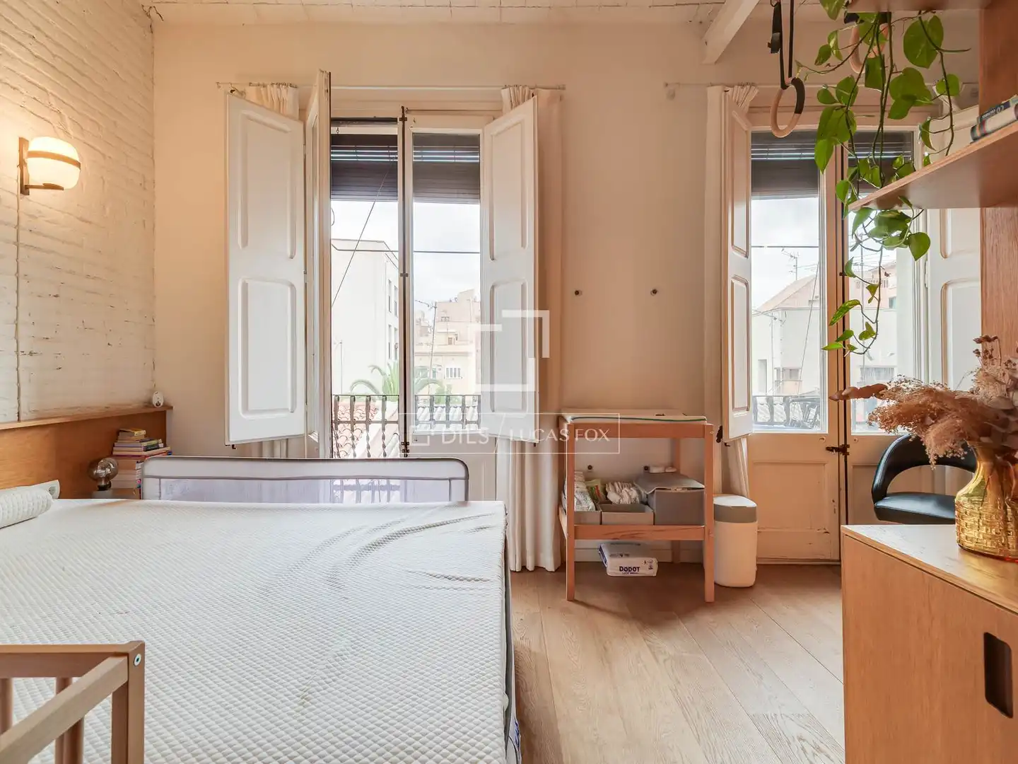 Schlafzimmer von Wohnung zum Verkauf in Barcelona mit Klimaanlage, Heizung und Parkett