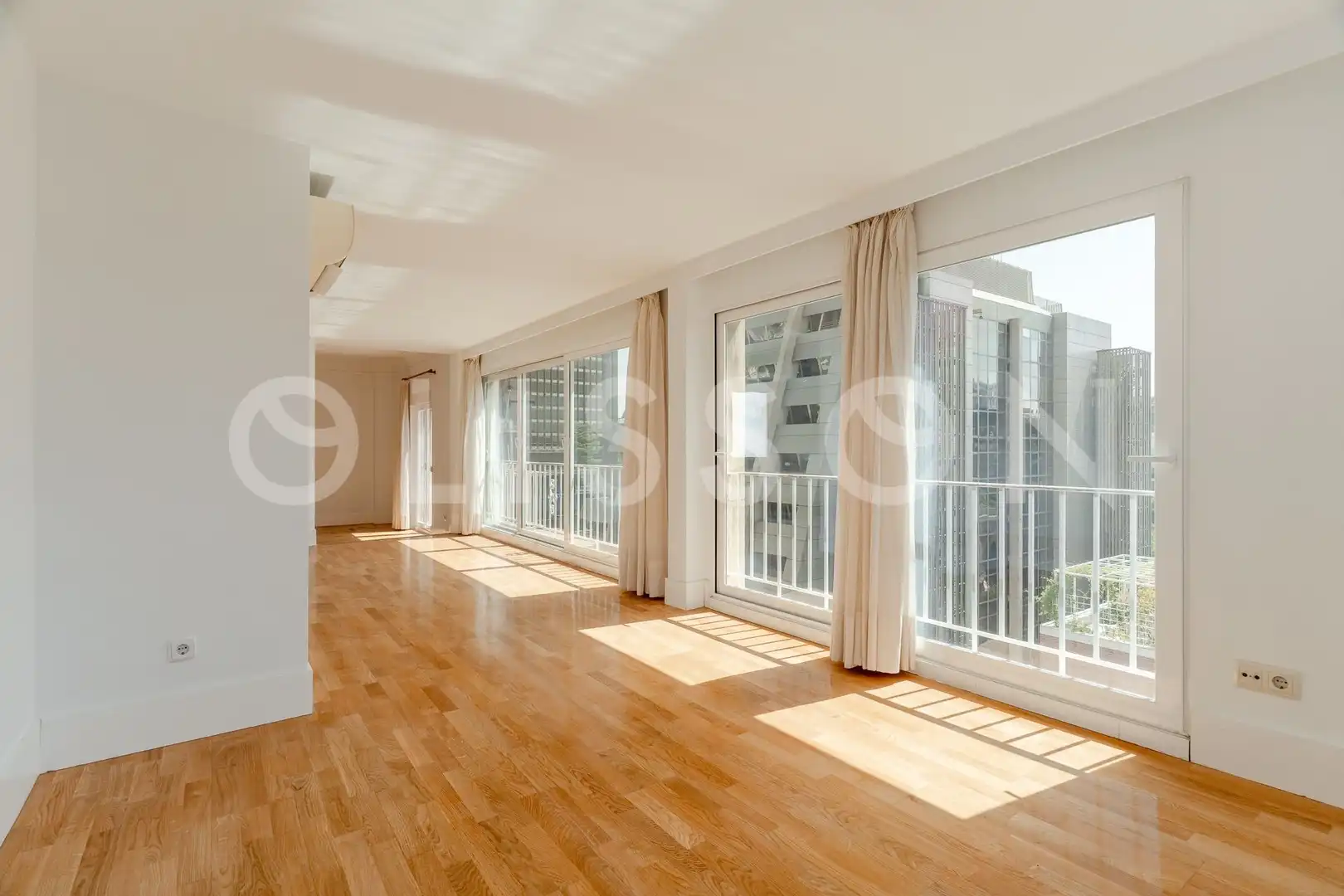 Living room of Attic for rent in Madrid  with Air Conditioner, Terrace and Storage room