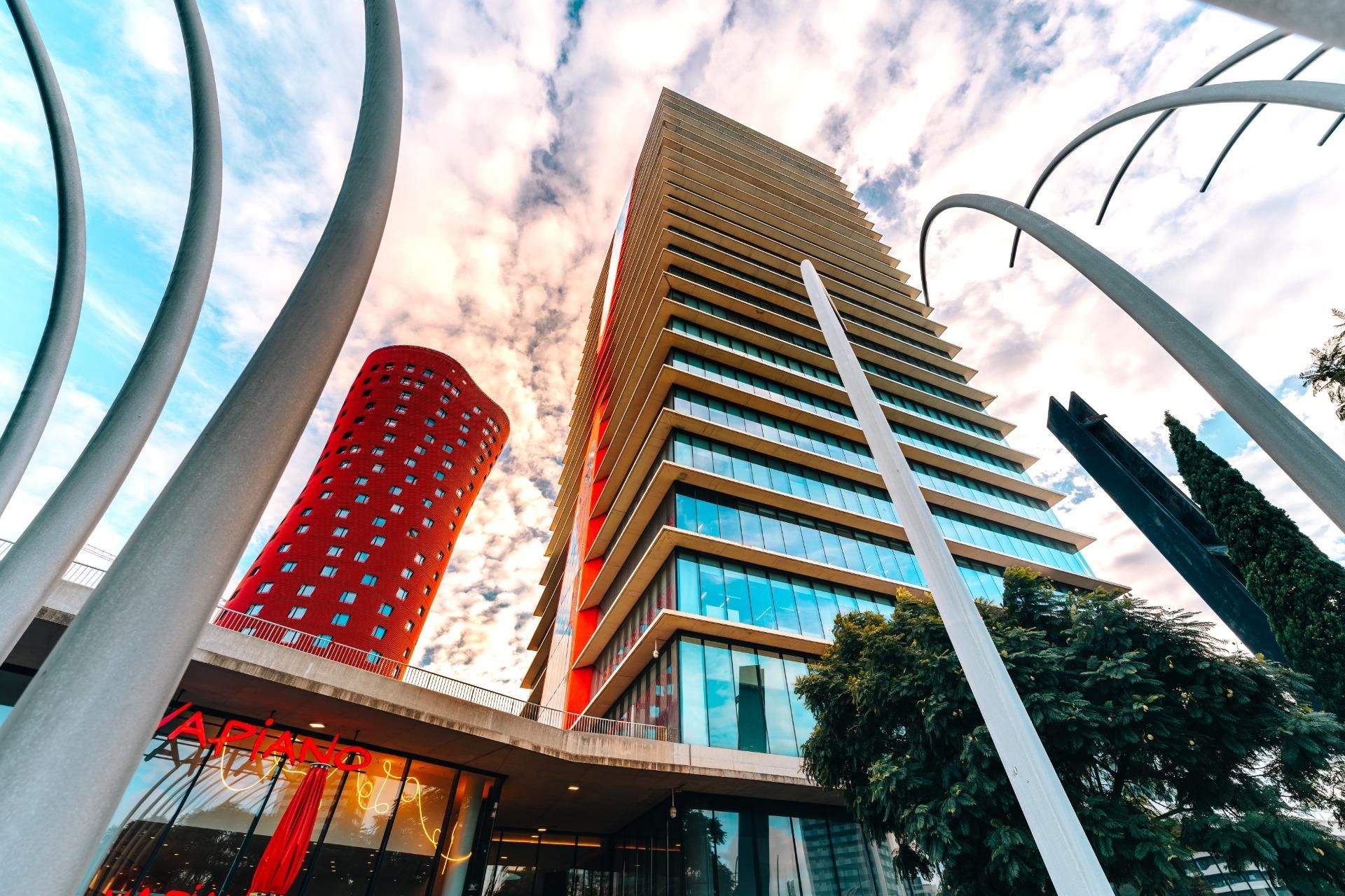 Vista exterior de Apartament en venda en L'Hospitalet de Llobregat amb Aire condicionat, Calefacció i Terrassa