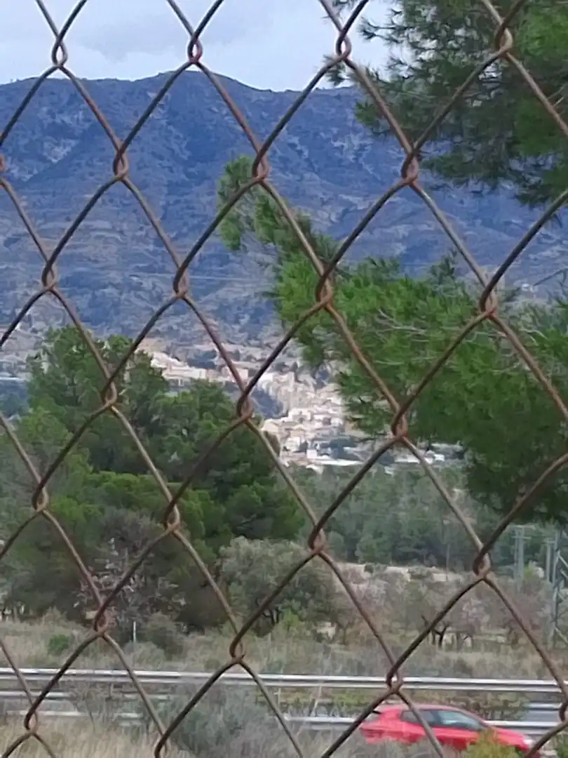 Vista exterior de Casa o xalet en venda en Tibi amb Jardí privat, Terrassa i Moblat