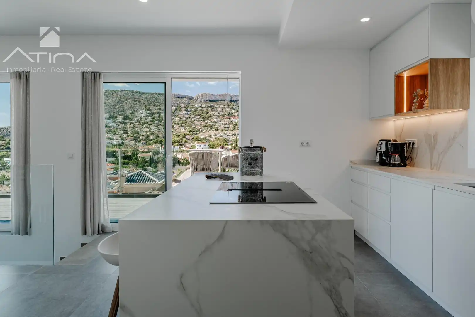 Cuina de Casa o xalet en venda en Calpe / Calp amb Aire condicionat, Calefacció i Jardí privat