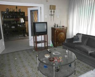 Living room of Flat for sale in Oviedo   with Furnished