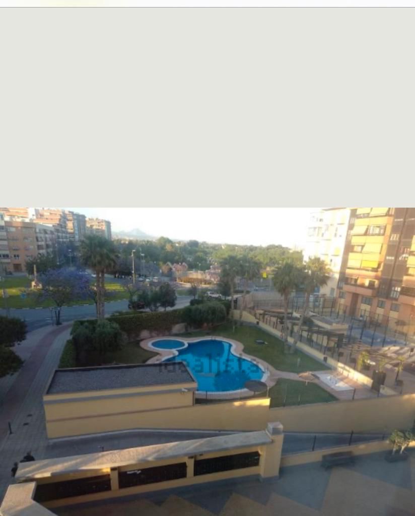 Piscina de Pis en venda en San Vicente del Raspeig / Sant Vicent del Raspeig amb Aire condicionat, Calefacció i Terrassa