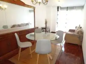Comedor de Piso de alquiler en Gijón  con Calefacción, Parquet y Amueblado