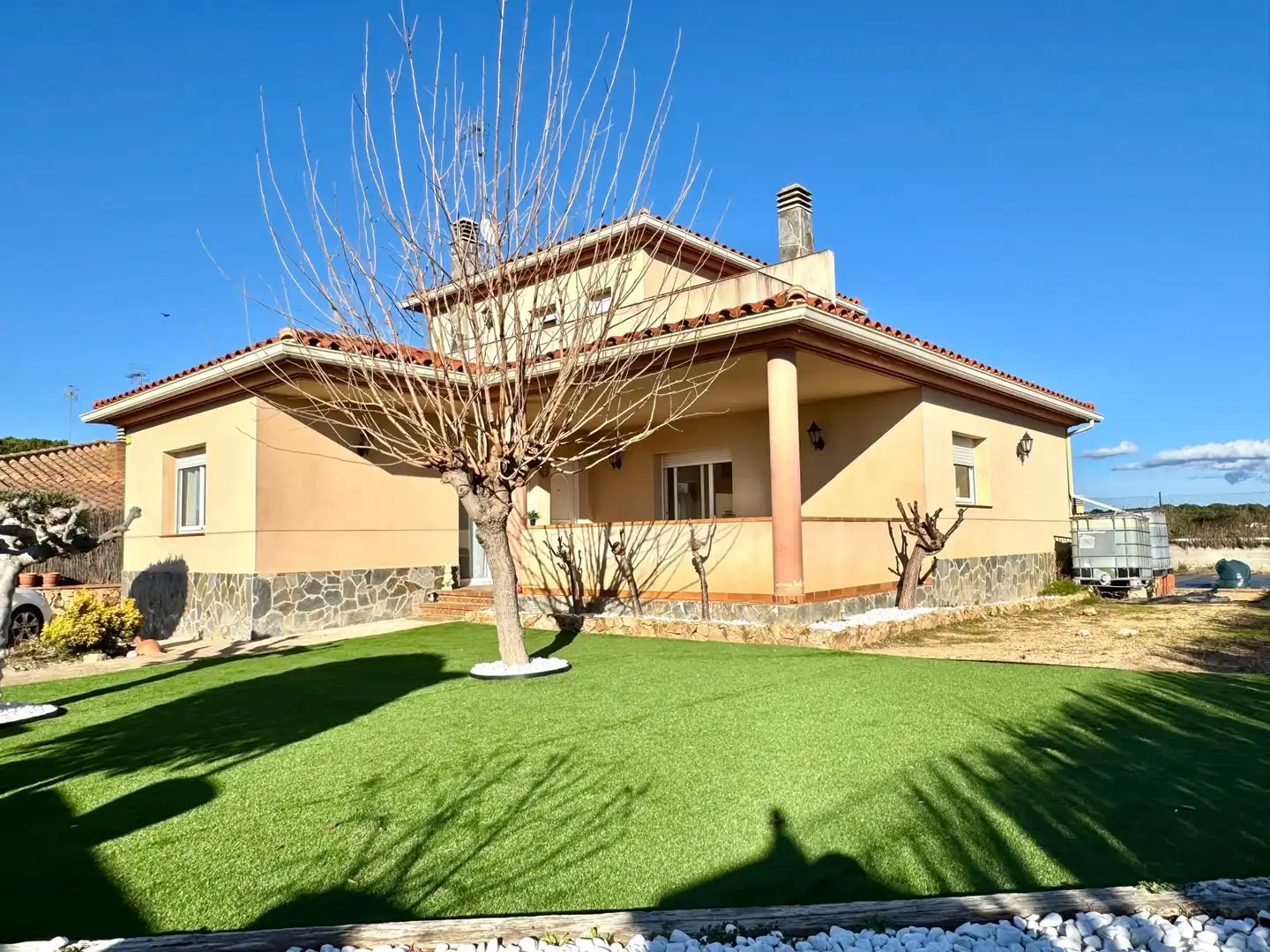 Vista exterior de Casa o xalet en venda en Vidreres amb Calefacció, Jardí privat i Terrassa