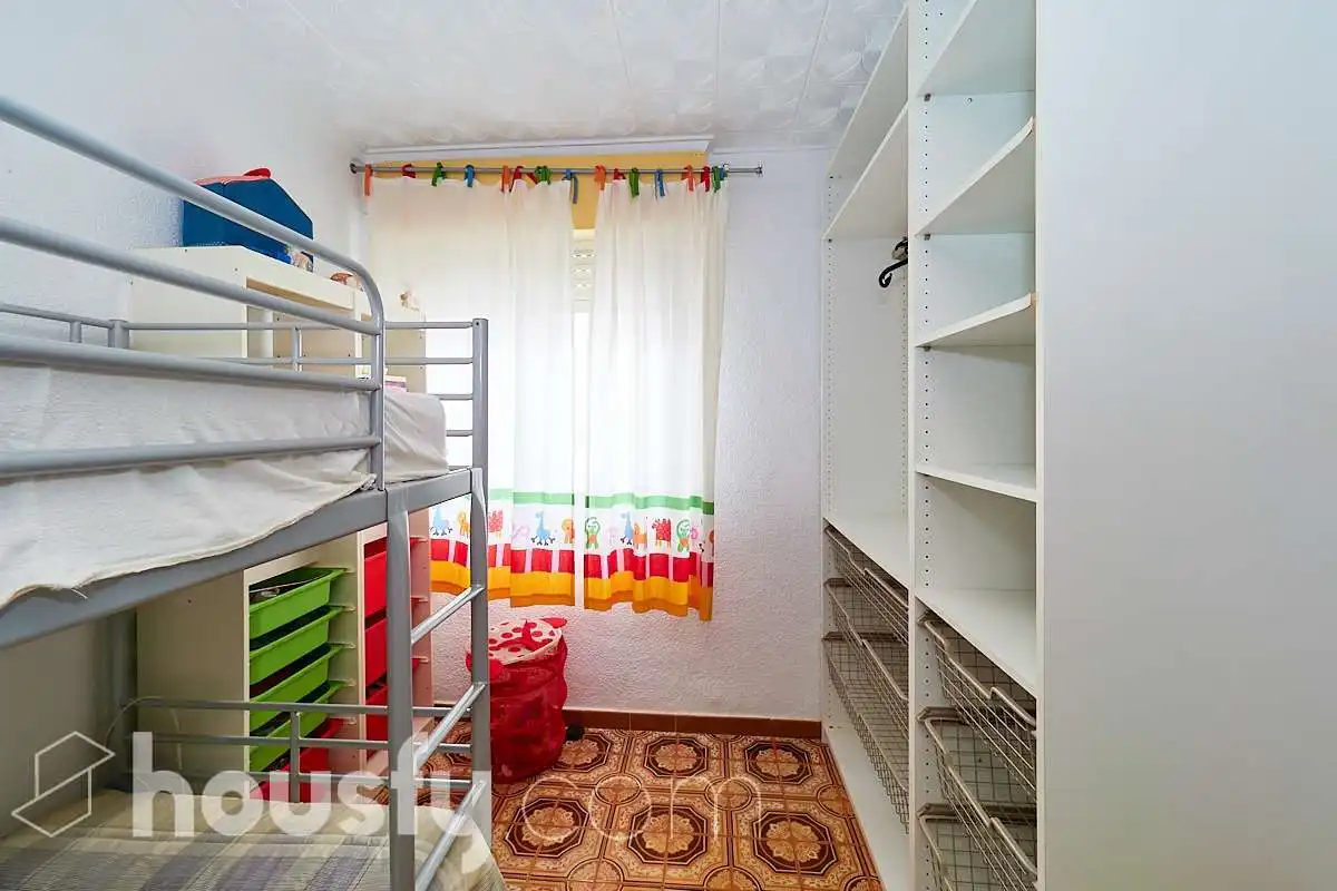 Habitación de Piso en venta en San Pedro del Pinatar con Aire acondicionado, Terraza y Amueblado