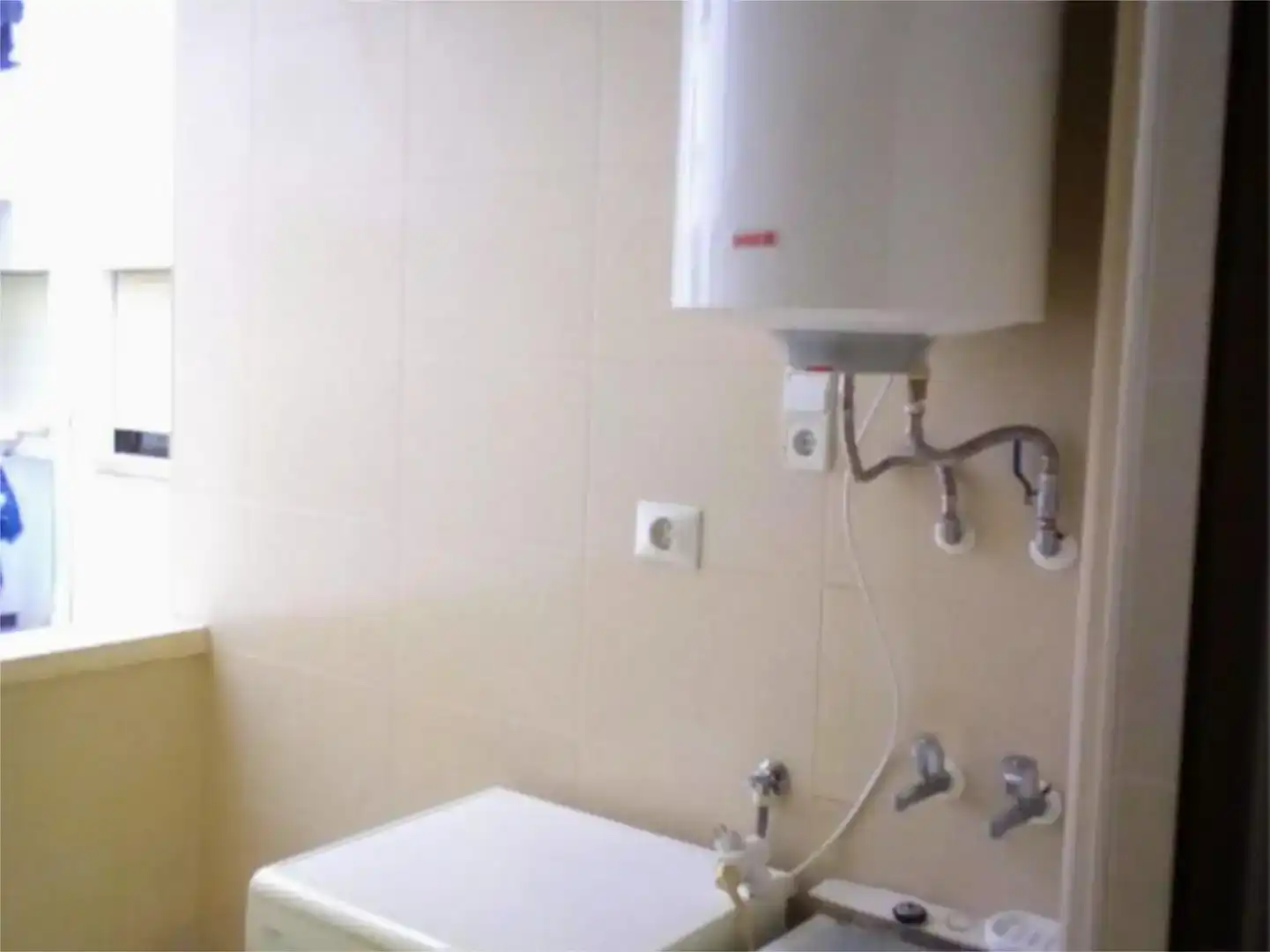 Baño de Piso de alquiler en Petrer con Aire acondicionado, Parquet y Amueblado