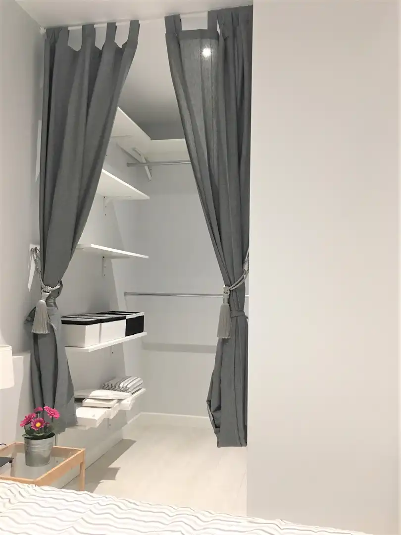 Schlafzimmer von Wohnungen zur Miete in Madrid mit Klimaanlage, Heizung und Möbliert