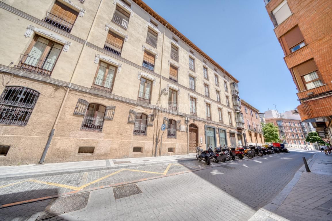 Vista exterior de Pis en venda en Valladolid Capital amb Aire condicionat, Calefacció i Moblat